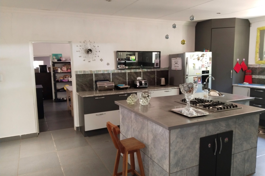 14 Bedroom Property for Sale in Schietfontein North West